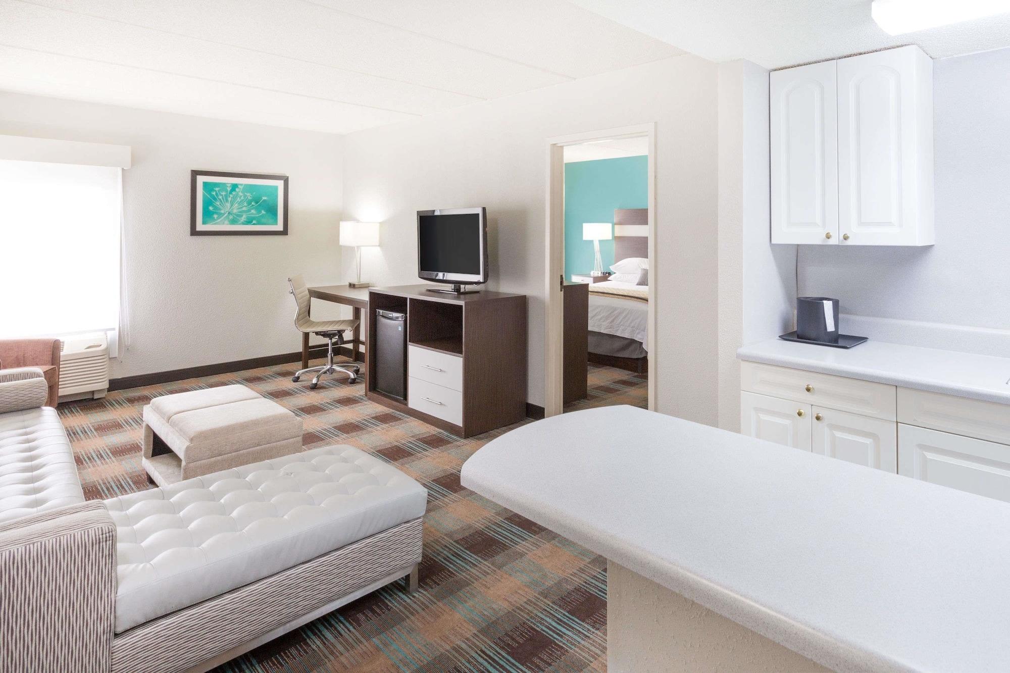 Wyndham Garden Greenville / Spartanburg Airport Экстерьер фото