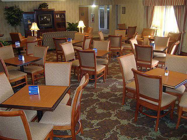 Wyndham Garden Greenville / Spartanburg Airport Ресторан фото
