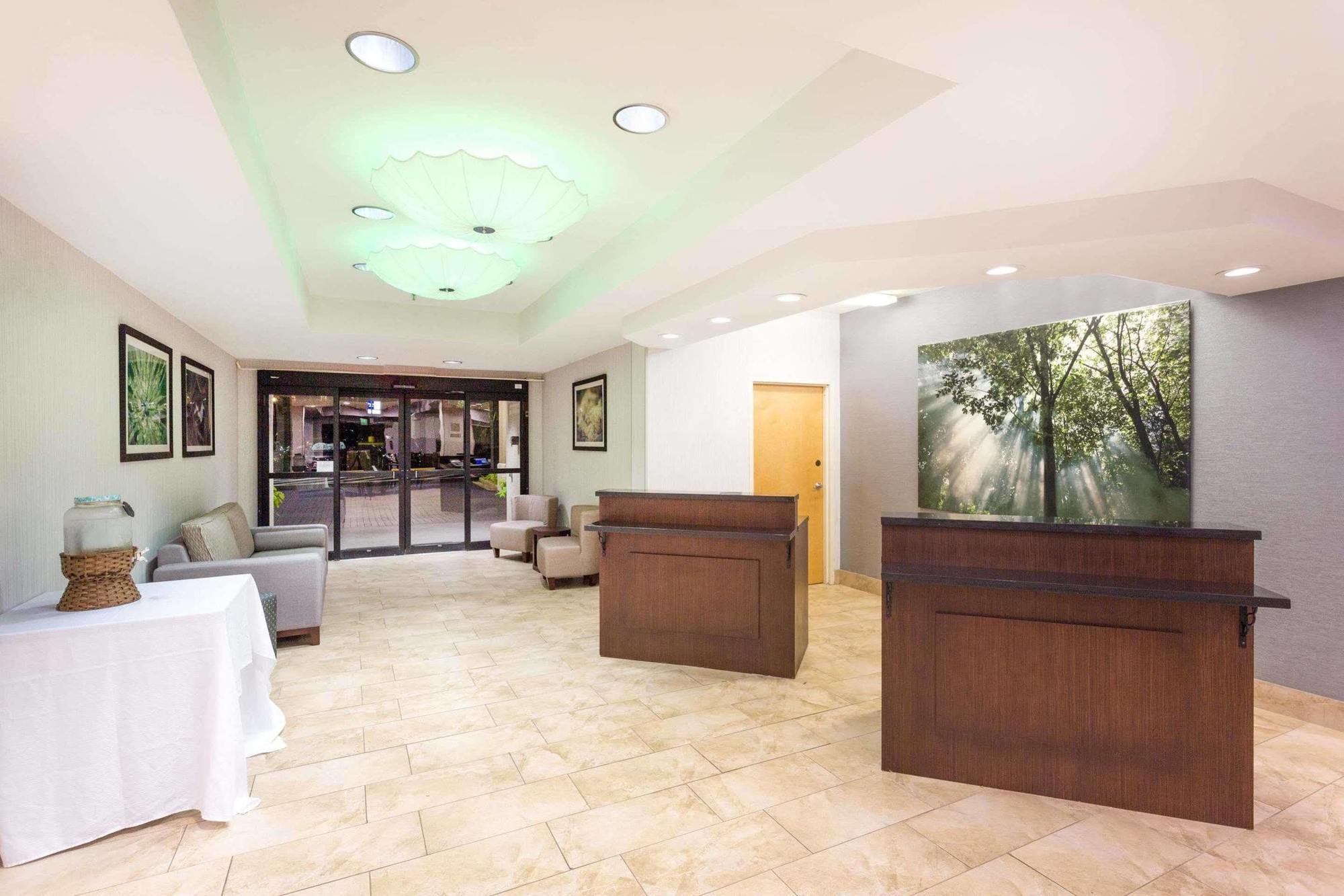 Wyndham Garden Greenville / Spartanburg Airport Экстерьер фото